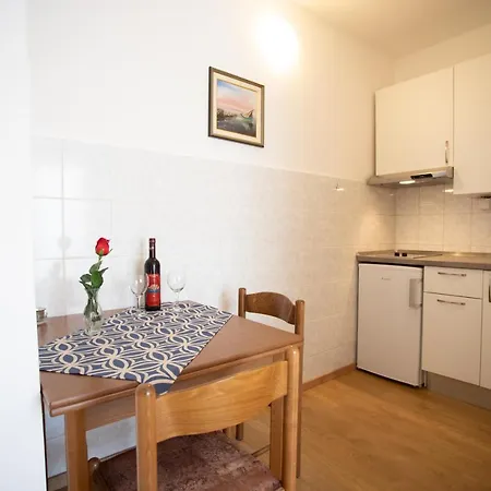 Apartment Gospojica *