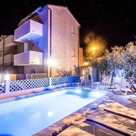 Apartment Gospojica *